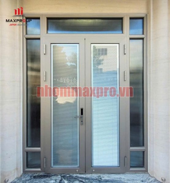 CỬA ĐI 2 CÁNH DÙNG KÍNH HỘP RÈM